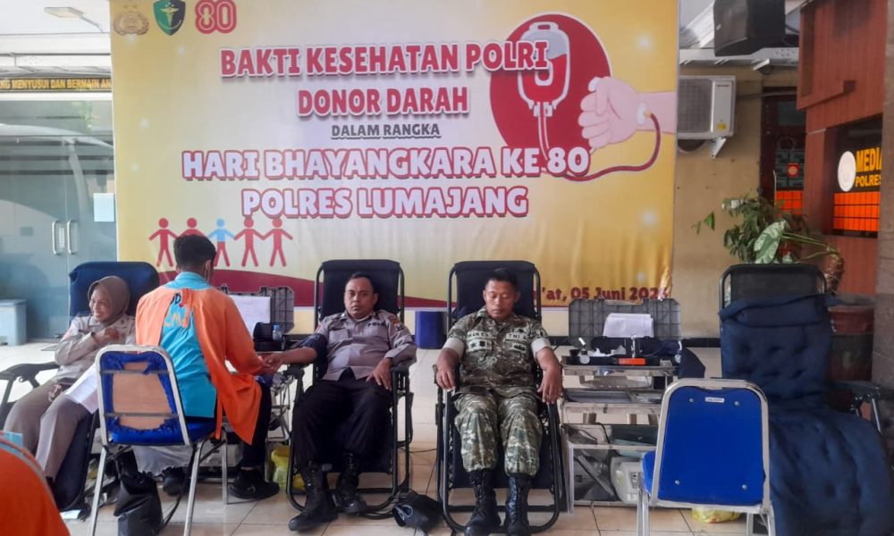 Polri Untuk Masyarakat : Polres Lumajang Gelar Bakti Kesehatan Sambut Hari Bhayangkara ke-80