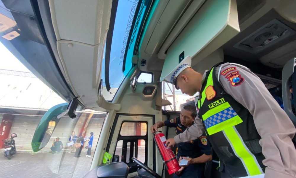 Satlantas Polres Pasuruan Kota Gelar Rampcheck Bus Pariwisata, Pastikan Perjalanan Outbond HIMAPAUDI Aman dan Selamat