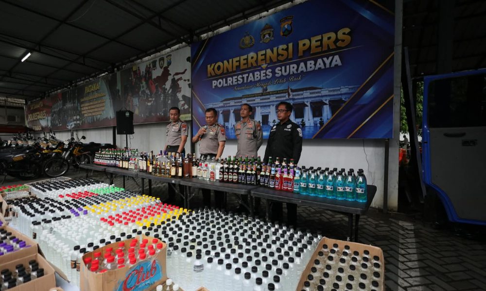 Gelar Operasi KRYD, Polrestabes Surabaya Sita 5.385 Botol Miras Ilegal